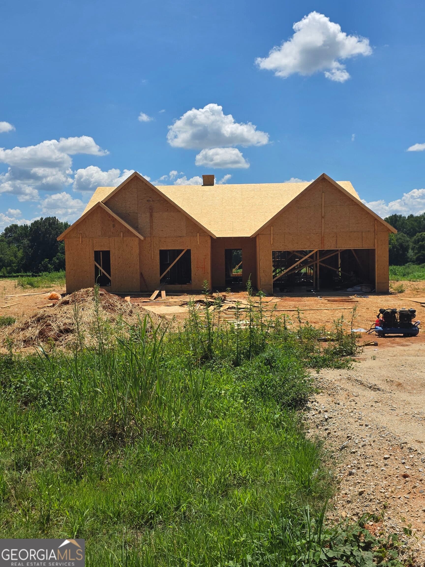 4 bedroom, 2.5 bathroom, 2,250 sq ft single family residence for sale at 648 Seed Cleaner Road 13, Hartwell, GA 30643 — photo 1 of 34