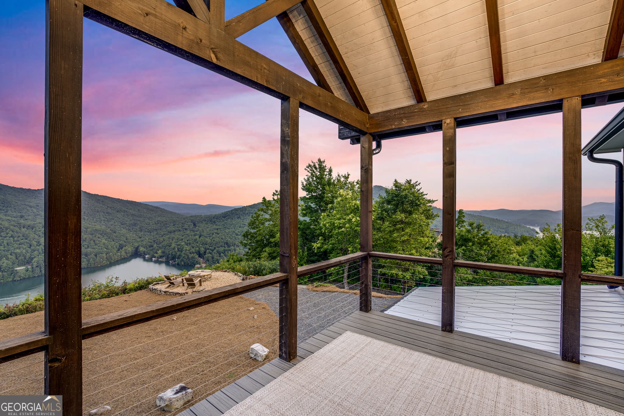 3 bedroom, 2 bathroom, 1,856 sq ft cabin,single family residence for sale at 714 Sonya Road, Clayton, GA 30525 — photo 4