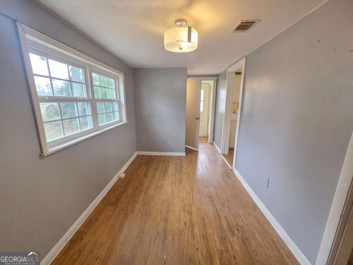 2 bedroom, 1 bathroom, 886 sq ft single family residence under contract at 188 Holmesville Road, Baxley, GA 31513 — photo 6