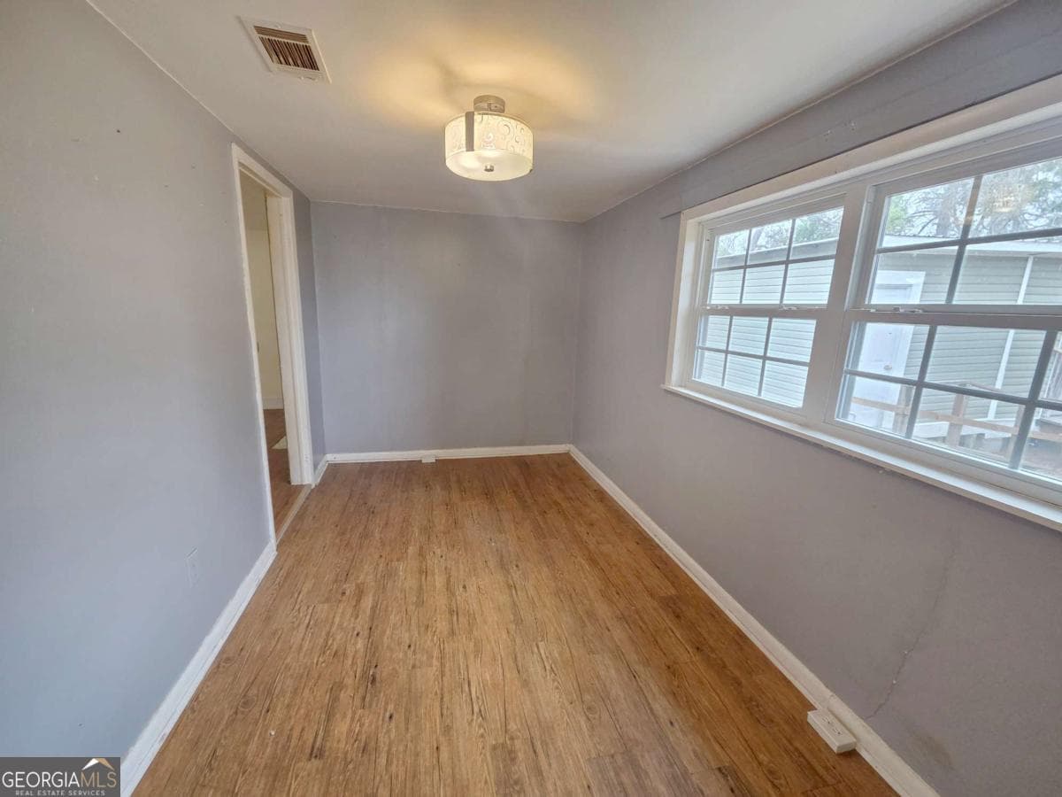 2 bedroom, 1 bathroom, 886 sq ft single family residence under contract at 188 Holmesville Road, Baxley, GA 31513 — photo 7