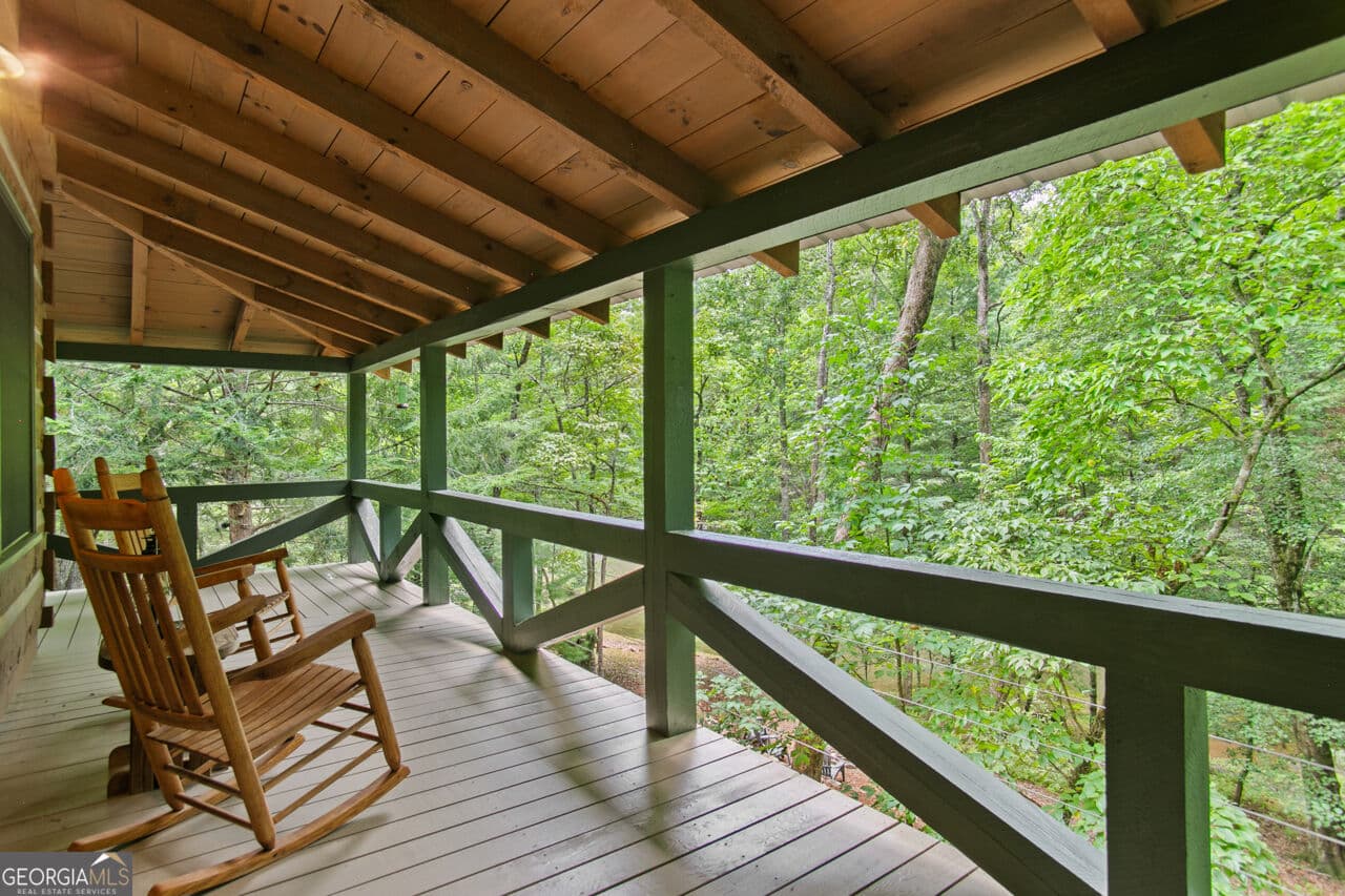 4 bedroom, 3 bathroom, 2,080 sq ft cabin,single family residence for sale at 322 Honeysuckle Way, Blue Ridge, GA 30513 — photo 7