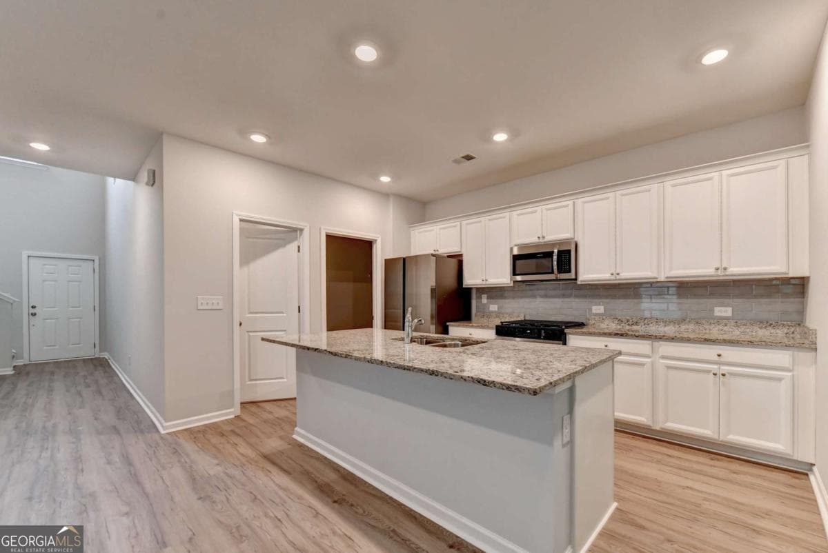 5 bedroom, 2.5 bathroom, 2,338 sq ft single family residence for rent at 175 Grey Falcon Avenue, Braselton, GA 30517 for $2,350 a month — photo 9