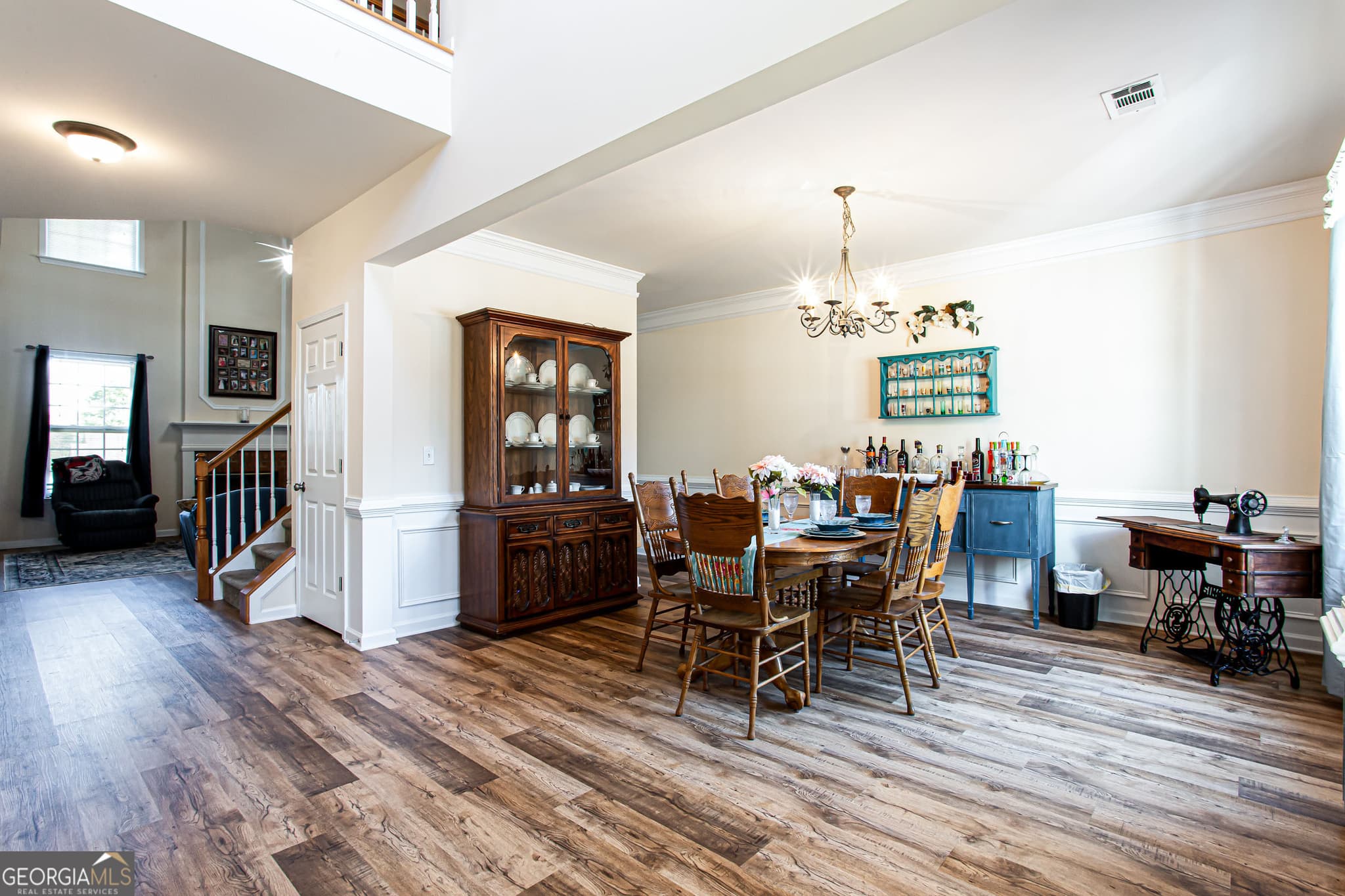 4 bedroom, 2.5 bathroom, 3,092 sq ft single family residence for sale at 863 Van Briggle Path, Sugar Hill, GA 30518 — photo 7