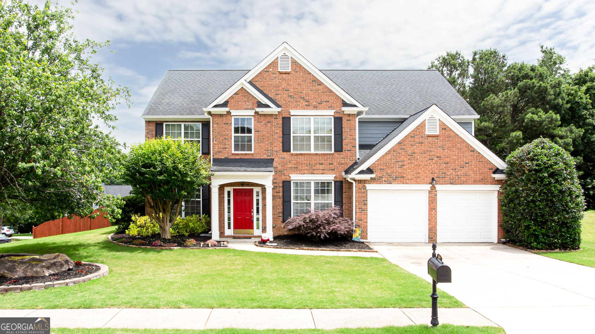 4 bedroom, 2.5 bathroom, 3,092 sq ft single family residence for sale at 863 Van Briggle Path, Sugar Hill, GA 30518 — photo 1 of 53
