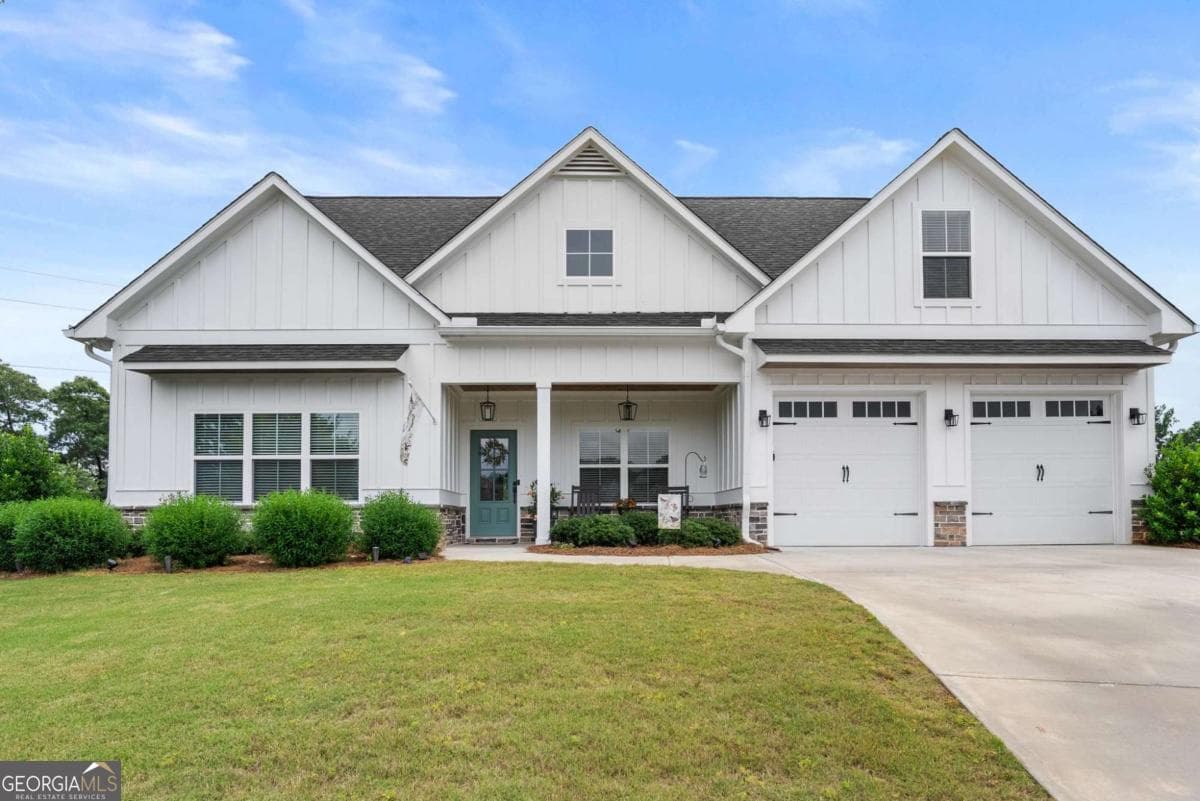 4 bedroom, 3.5 bathroom, 2,868 sq ft single family residence sold at 5728 Brickhampton Court, Clermont, GA 30527