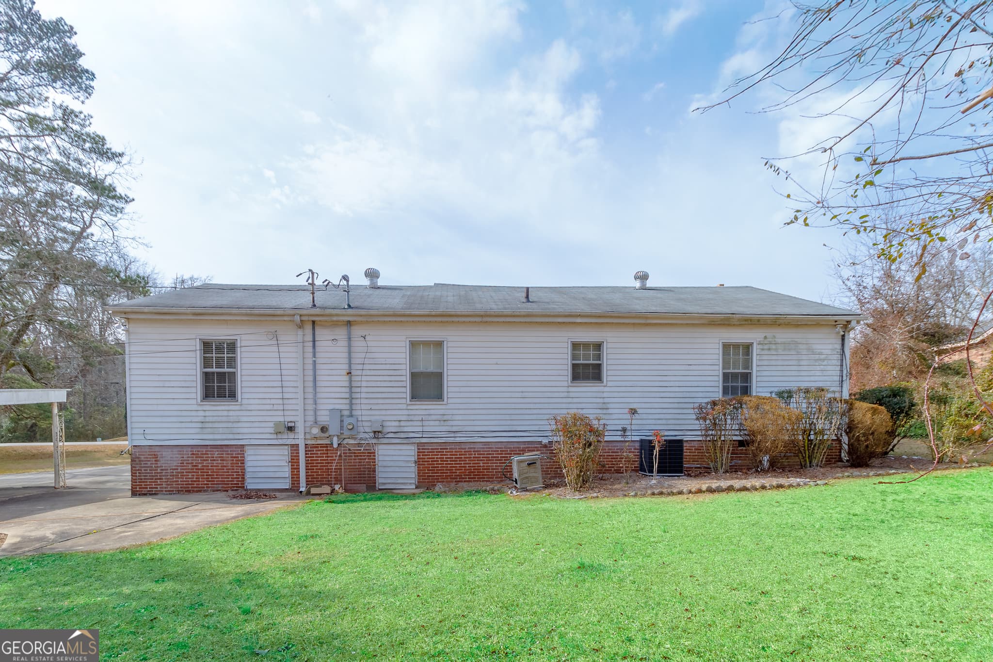 2 bedroom, 1 bathroom, 1,656 sq ft single family residence for sale at 317 Georgia Avenue, Winder, GA 30680 — photo 4