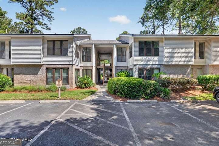 3 bedroom, 2 bathroom, 1,400 sq ft condominium for sale at 2511 Demere Road 5, St. Simons, GA 31522