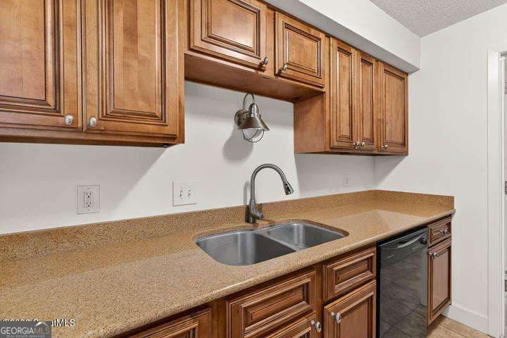 3 bedroom, 2 bathroom, 1,400 sq ft condominium for sale at 2511 Demere Road 5, St. Simons, GA 31522 — photo 9