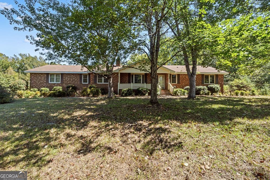 3 bedroom, 2 bathroom, 1,717 sq ft single family residence under contract at 520 Morris Road, Thomson, GA 30824 — photo 2