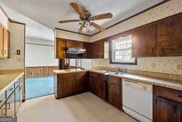 3 bedroom, 2 bathroom, 1,717 sq ft single family residence under contract at 520 Morris Road, Thomson, GA 30824 — photo 6