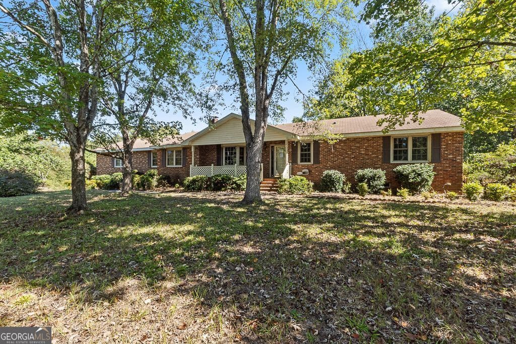 3 bedroom, 2 bathroom, 1,717 sq ft single family residence under contract at 520 Morris Road, Thomson, GA 30824