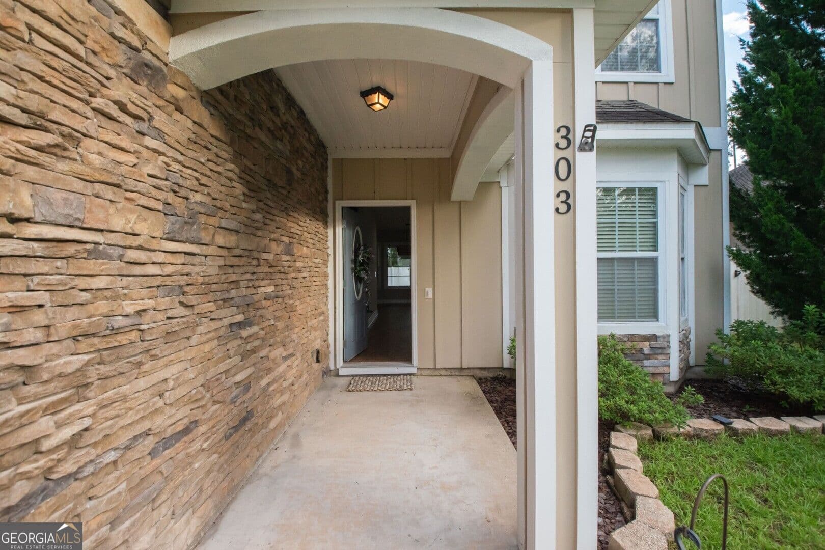 4 bedroom, 3.5 bathroom, 2,268 sq ft single family residence for sale at 303 Overlook Bend, Kingsland, GA 31548 — photo 4