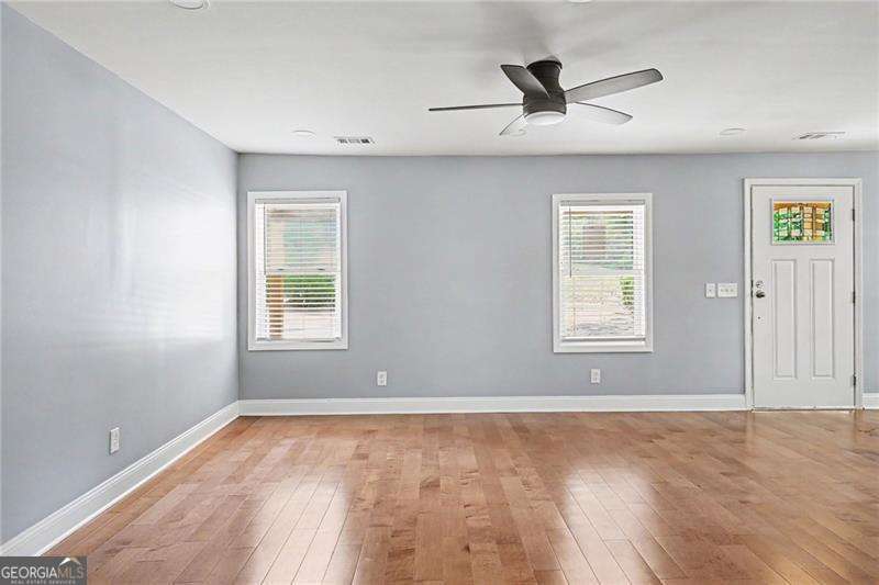 3 bedroom, 2 bathroom, 1,585 sq ft single family residence for sale at 4915 Campbellton Road, Atlanta, GA 30331 — photo 9