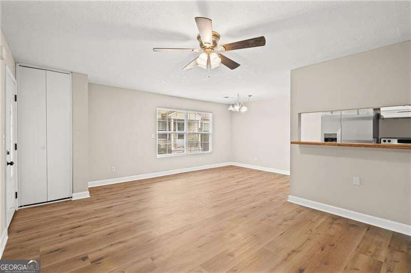 2 bedroom, 1 bathroom, 882 sq ft condominium for sale at 1330 Surrey Lane, Marietta, GA 30008 — photo 5
