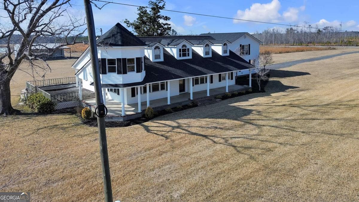 4 bedroom, 4.5 bathroom single family residence for sale at 1832 Douglas Highway, Hazlehurst, GA 31539