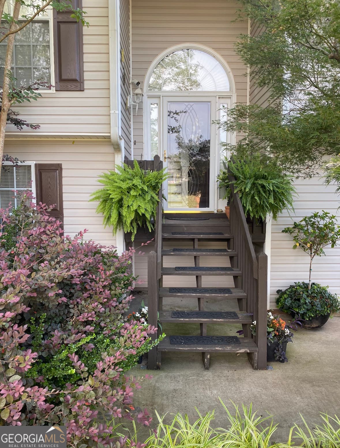 4 bedroom, 2 bathroom, 2,249 sq ft single family residence for sale at 112 Canterbury Court, Jackson, GA 30233 — photo 3