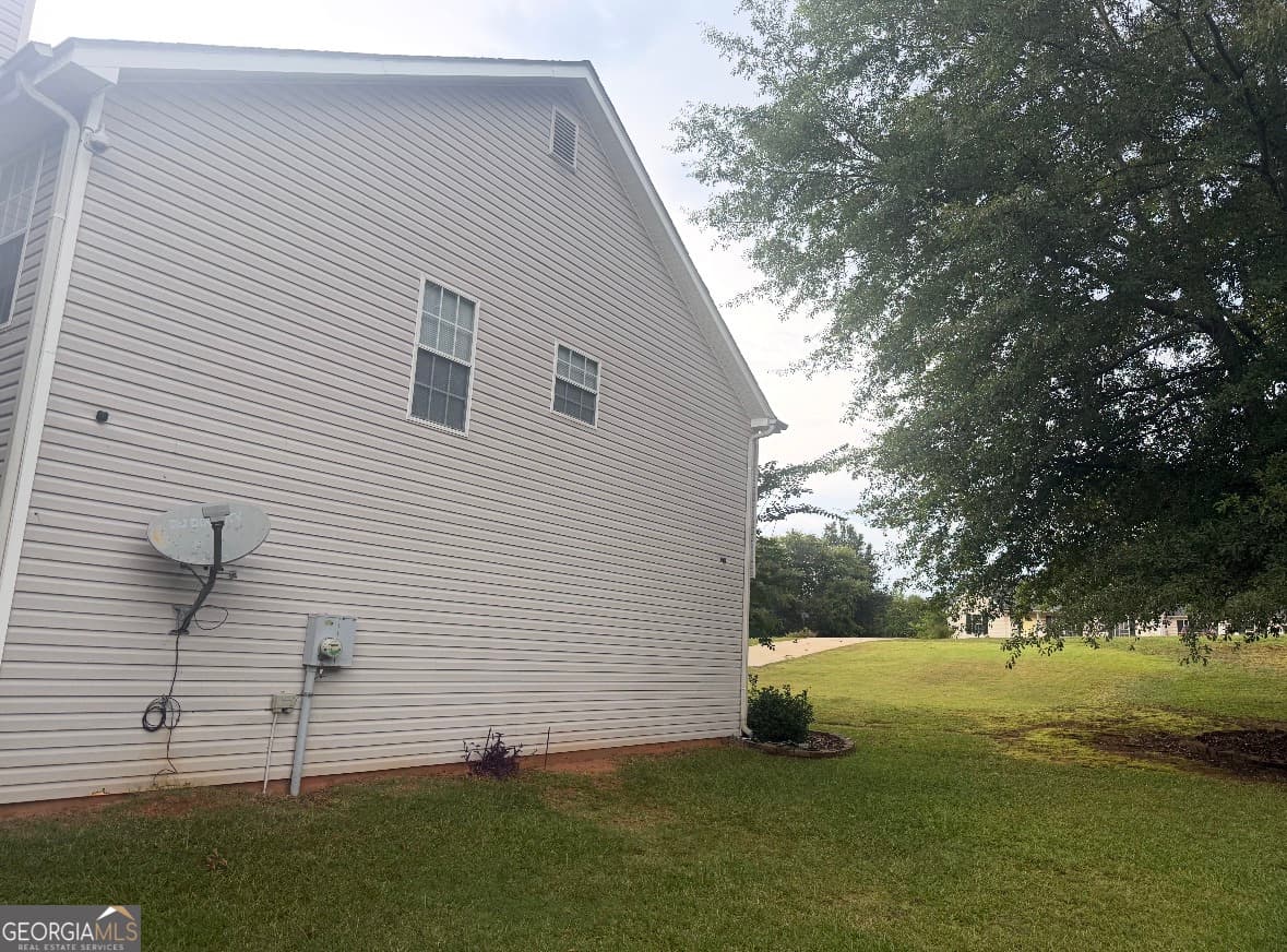 4 bedroom, 2 bathroom, 2,249 sq ft single family residence for sale at 112 Canterbury Court, Jackson, GA 30233 — photo 9