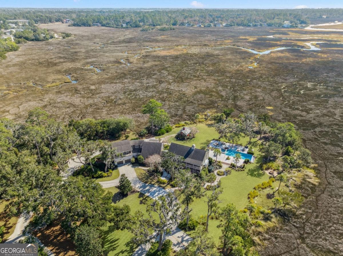 4 bedroom, 5 bathroom, 6,119 sq ft single family residence for sale at 400 Stevens Road, St. Simons, GA 31522 — photo 3