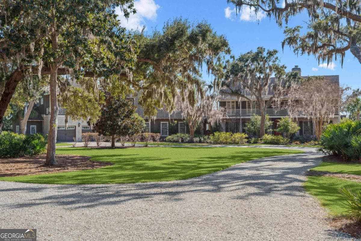 4 bedroom, 5 bathroom, 6,119 sq ft single family residence for sale at 400 Stevens Road, St. Simons, GA 31522 — photo 4