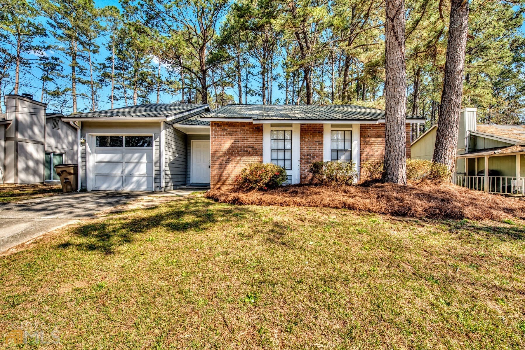 3 bedroom, 2 bathroom, 100 sq ft single family residence for rent at 997 Brandon Hill Way, Jonesboro, GA 30238 for $4,450 a month — photo 2