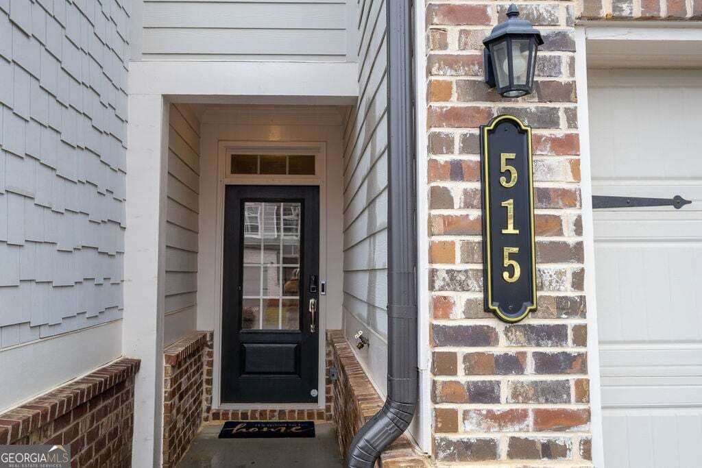 3 bedroom, 2.5 bathroom, 1,901 sq ft townhouse for sale at 515 Sausalito Walk, Suwanee, GA 30024