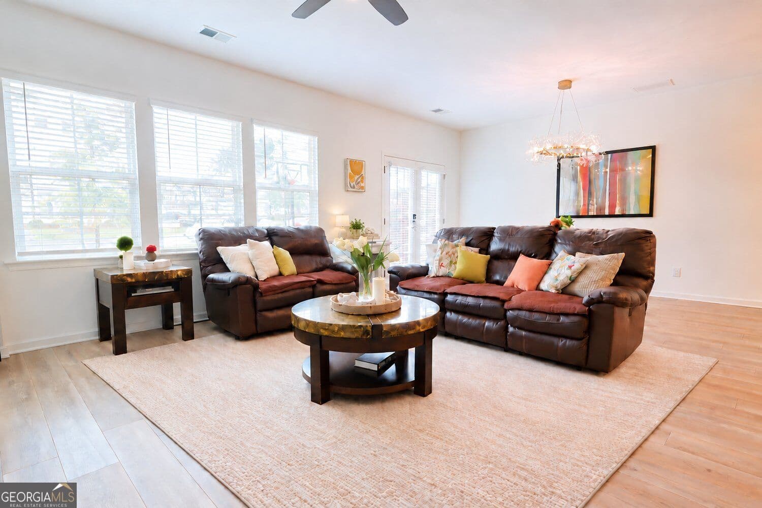 3 bedroom, 2.5 bathroom, 1,901 sq ft townhouse for sale at 515 Sausalito Walk, Suwanee, GA 30024 — photo 5