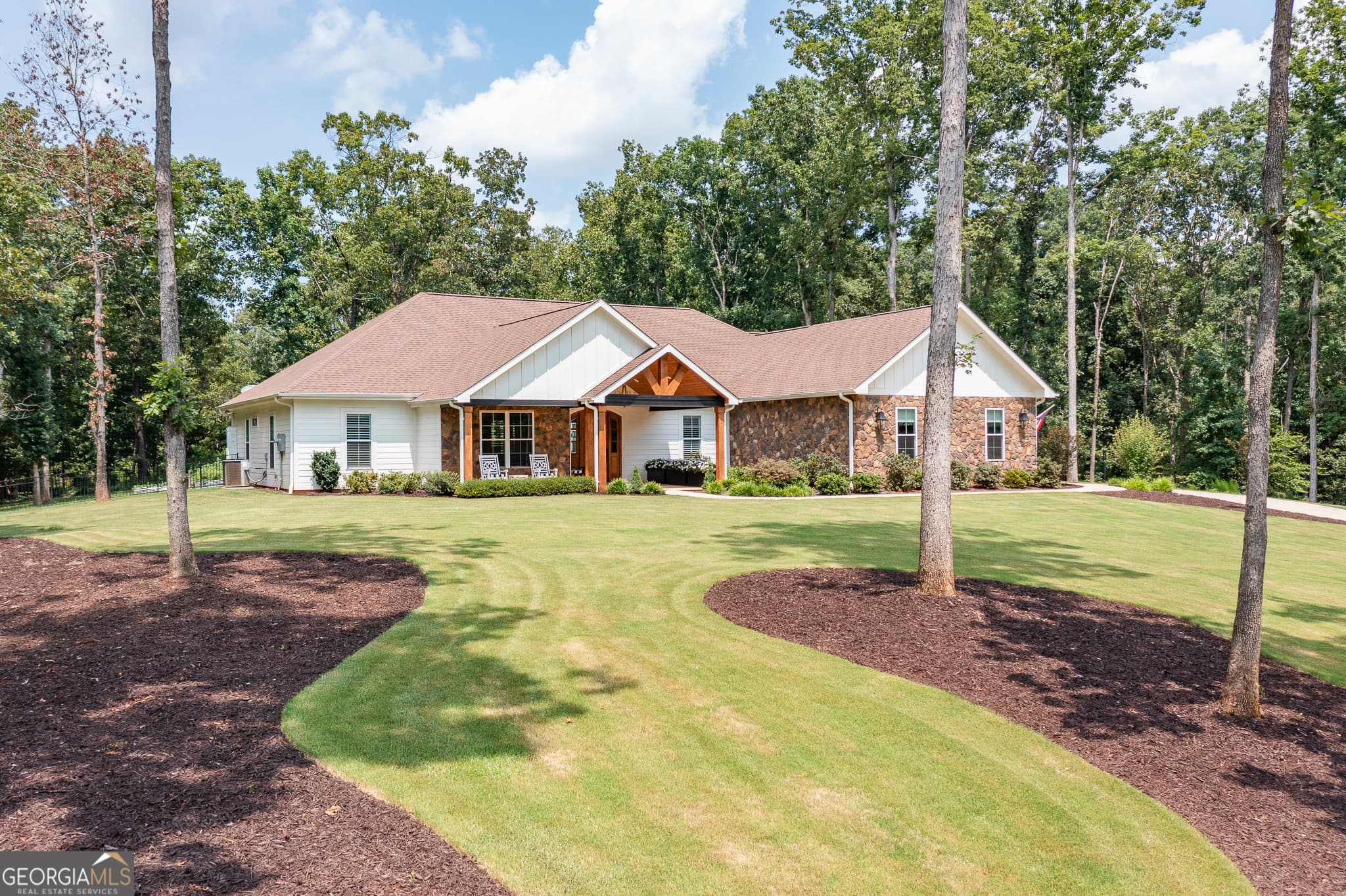 3 bedroom, 2.5 bathroom, 2,800 sq ft single family residence for sale at 1010 Port Anne Cove, Anderson, SC 29625 — photo 3