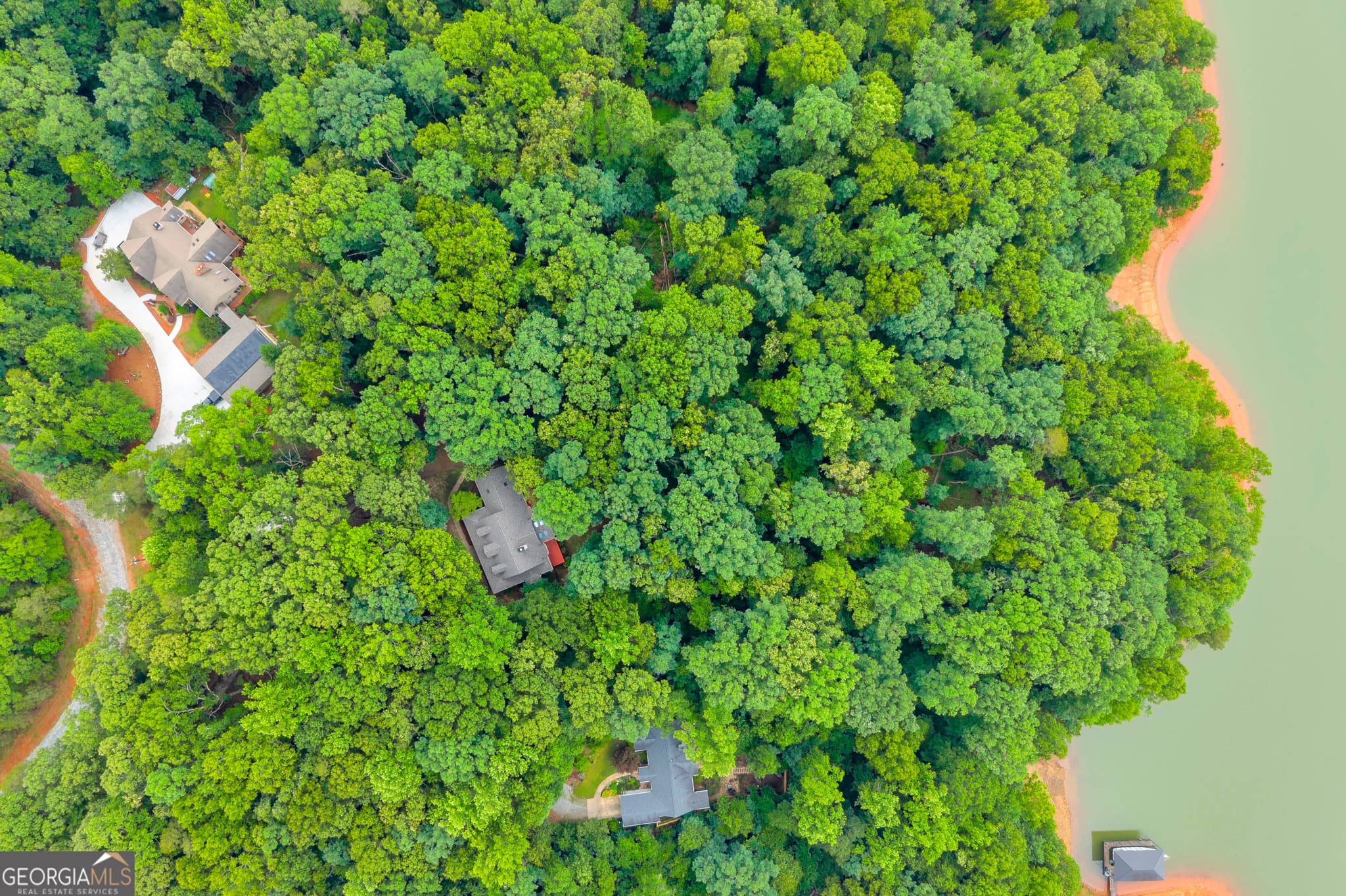 4 bedroom, 2.5 bathroom, 3,170 sq ft single family residence for sale at 242 Pristine Cove, Hartwell, GA 30643 — photo 9