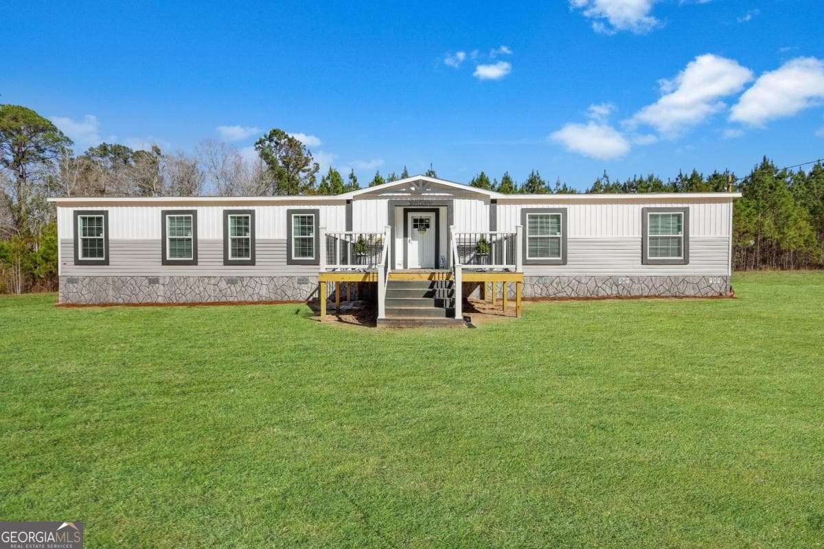 3 bedroom, 2 bathroom, 2,394 sq ft single family residence for sale at 2505 Odum Road South, Odum, GA 31555 — photo 6