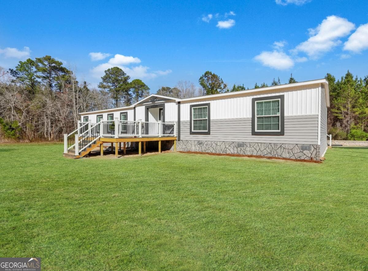 3 bedroom, 2 bathroom, 2,394 sq ft single family residence for sale at 2505 Odum Road South, Odum, GA 31555 — photo 4
