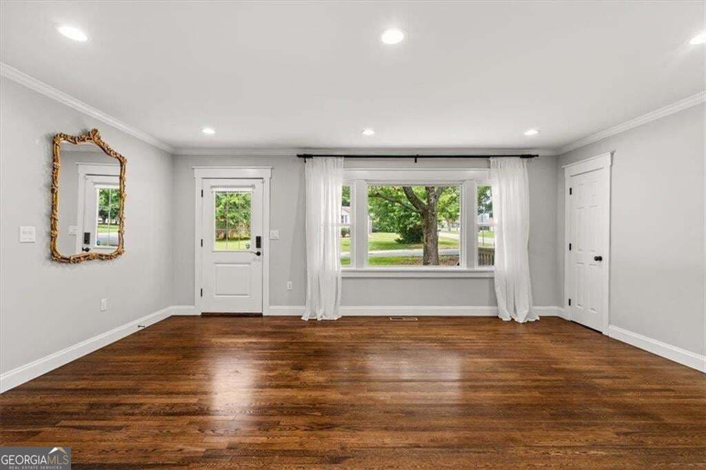 3 bedroom, 2 bathroom, 1,307 sq ft single family residence for sale at 1546 Cloverdale Drive, Marietta, GA 30067 — photo 5