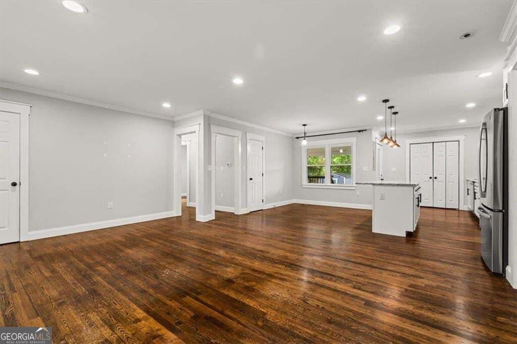 3 bedroom, 2 bathroom, 1,307 sq ft single family residence for sale at 1546 Cloverdale Drive, Marietta, GA 30067 — photo 4