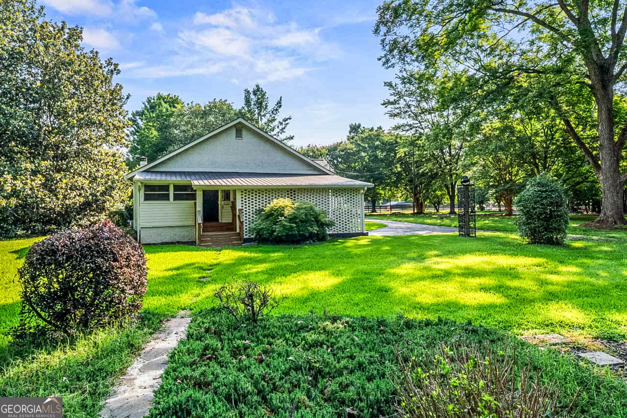 3 bedroom, 2 bathroom, 1,764 sq ft single family residence for sale at 1608 Kelleytown Road, Mcdonough, GA 30252 — photo 6
