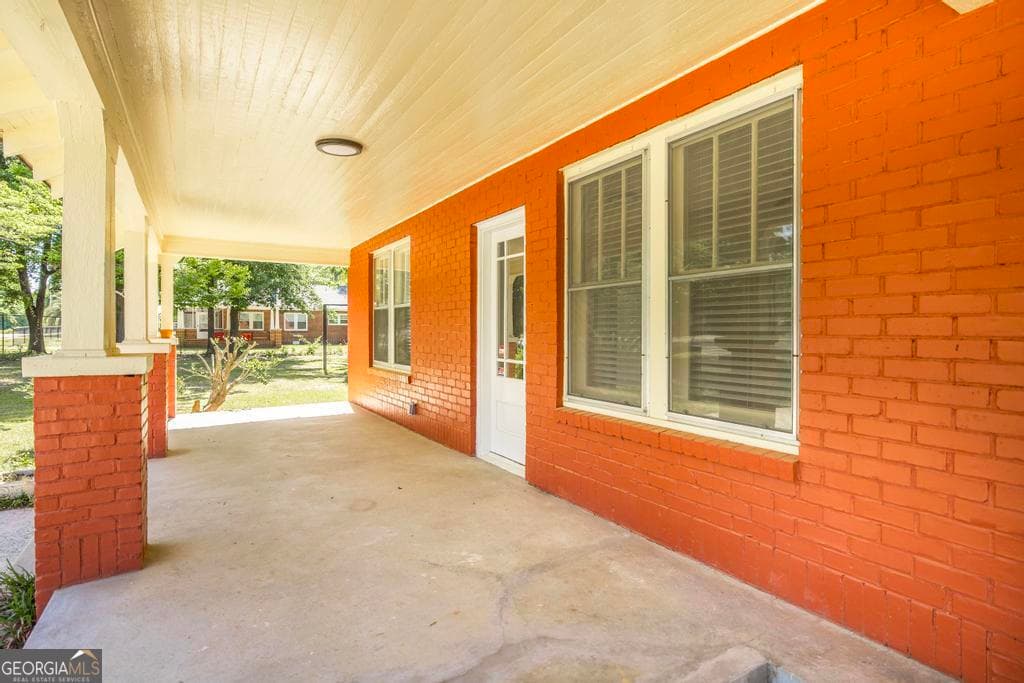 3 bedroom, 2 bathroom, 1,368 sq ft single family residence under contract at 197 Commerce Street, Hawkinsville, GA 31036 — photo 8