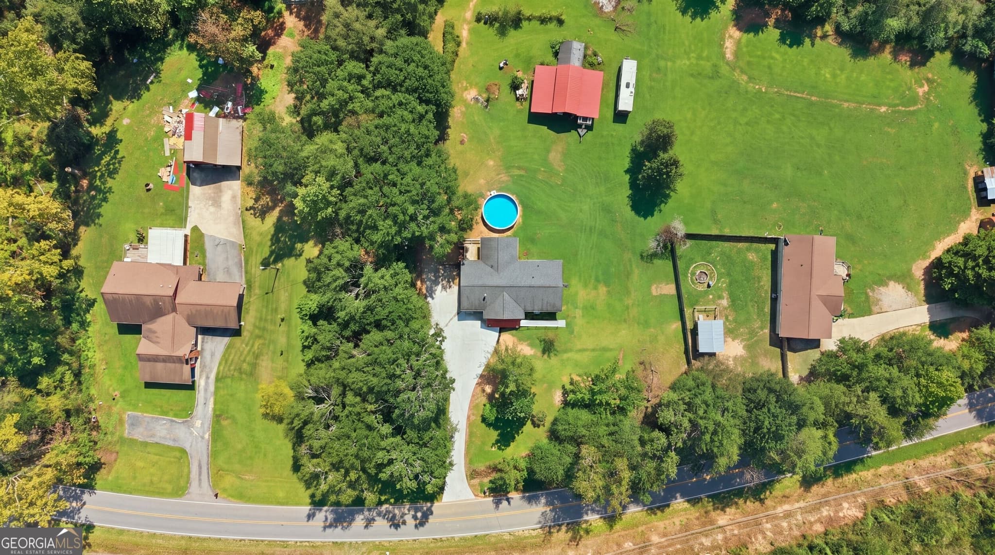 3 bedroom, 1.5 bathroom, 1,484 sq ft single family residence for sale at 282 Wall Bridge Road, Clarkesville, GA 30523 — photo 2