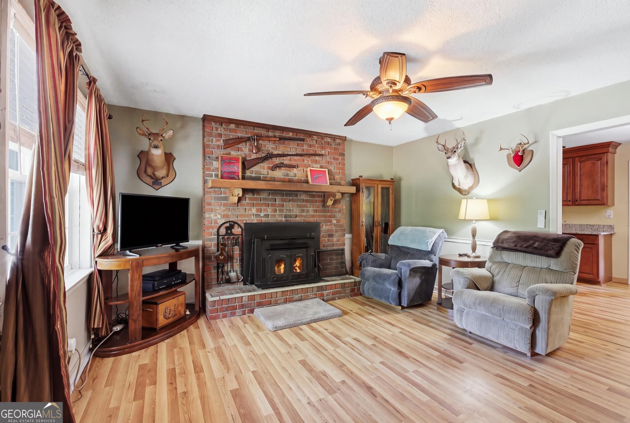 3 bedroom, 1.5 bathroom, 1,484 sq ft single family residence for sale at 282 Wall Bridge Road, Clarkesville, GA 30523 — photo 6