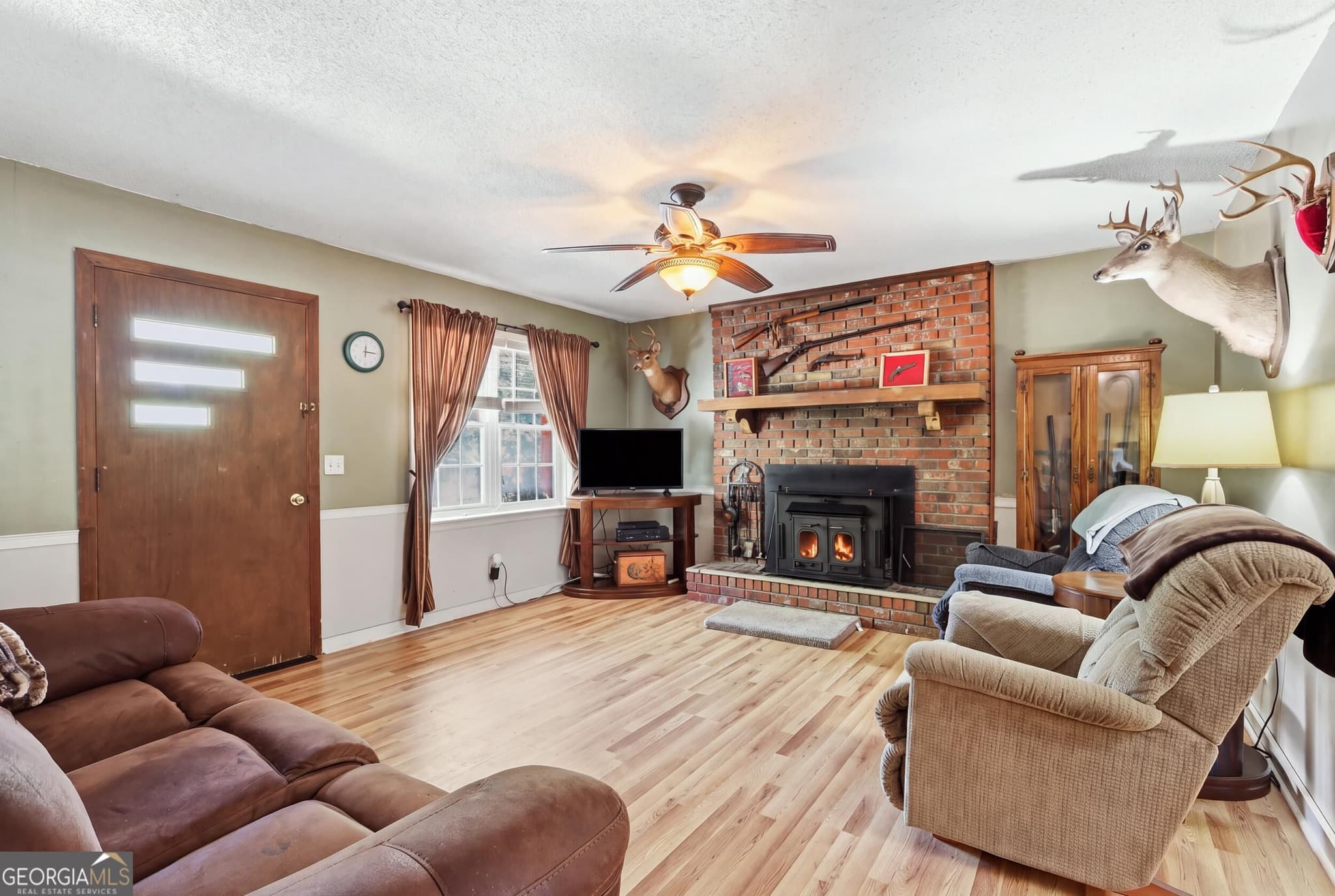 3 bedroom, 1.5 bathroom, 1,484 sq ft single family residence for sale at 282 Wall Bridge Road, Clarkesville, GA 30523 — photo 5