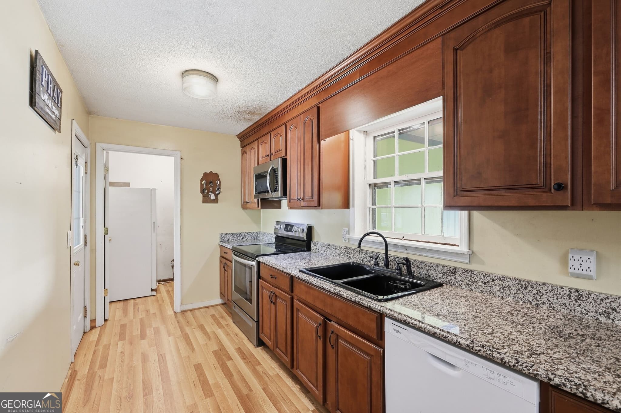 3 bedroom, 1.5 bathroom, 1,484 sq ft single family residence for sale at 282 Wall Bridge Road, Clarkesville, GA 30523 — photo 9