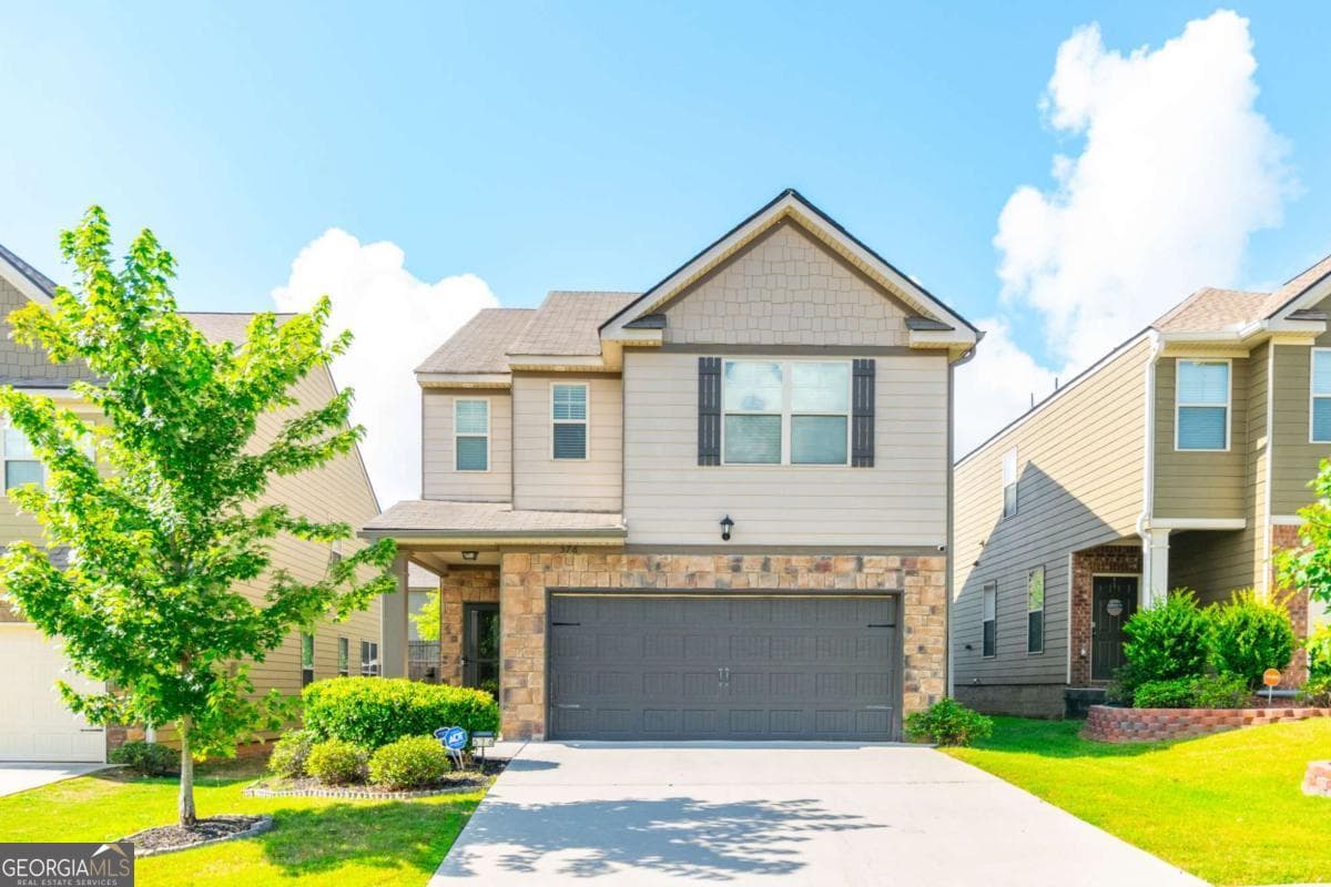 3 bedroom, 2.5 bathroom, 1,970 sq ft single family residence for rent at 576 Dasheill Lane, Atlanta, GA 30349 for $3,500 a month — photo 3