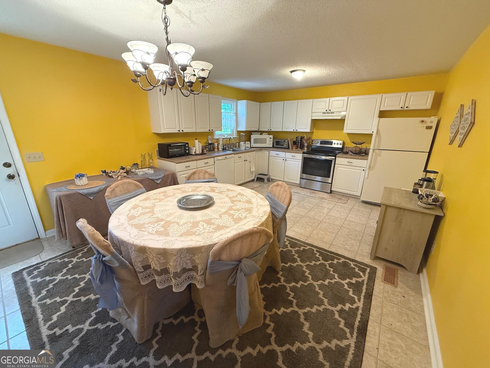 3 bedroom, 2 bathroom, 1,380 sq ft single family residence for sale at 108 Atkinson Drive, Swainsboro, GA 30401 — photo 6
