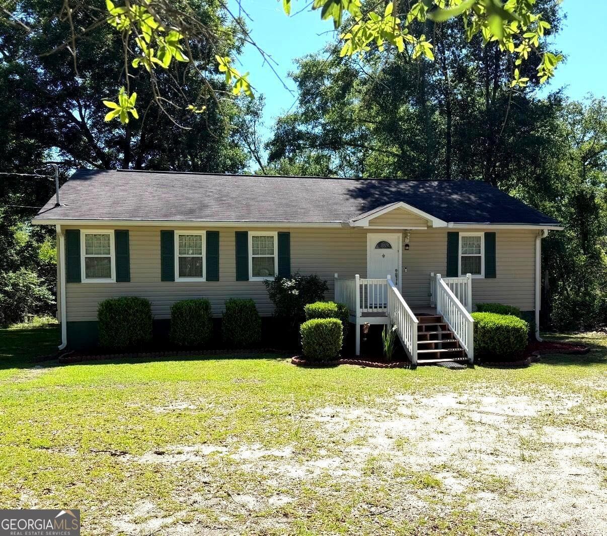 3 bedroom, 2 bathroom, 1,380 sq ft single family residence for sale at 108 Atkinson Drive, Swainsboro, GA 30401 — photo 3
