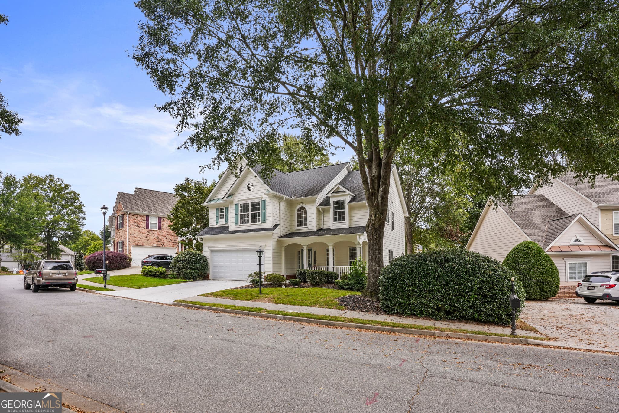 3 bedroom, 2.5 bathroom, 2,519 sq ft single family residence for sale at 3335 Lantern View Lane, Scottdale, GA 30079 — photo 3