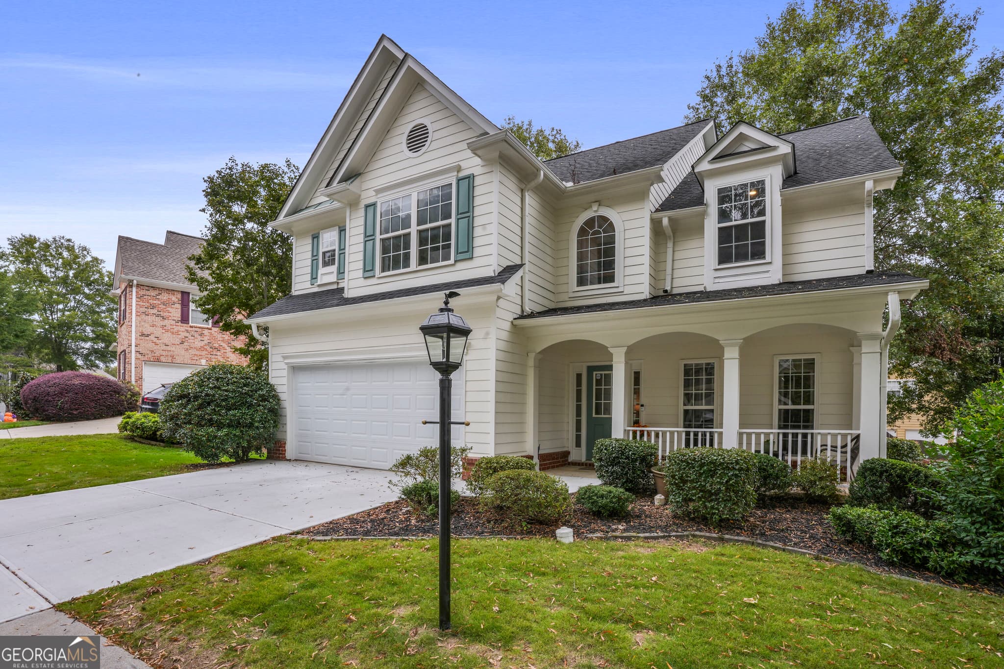 3 bedroom, 2.5 bathroom, 2,519 sq ft single family residence for sale at 3335 Lantern View Lane, Scottdale, GA 30079 — photo 5