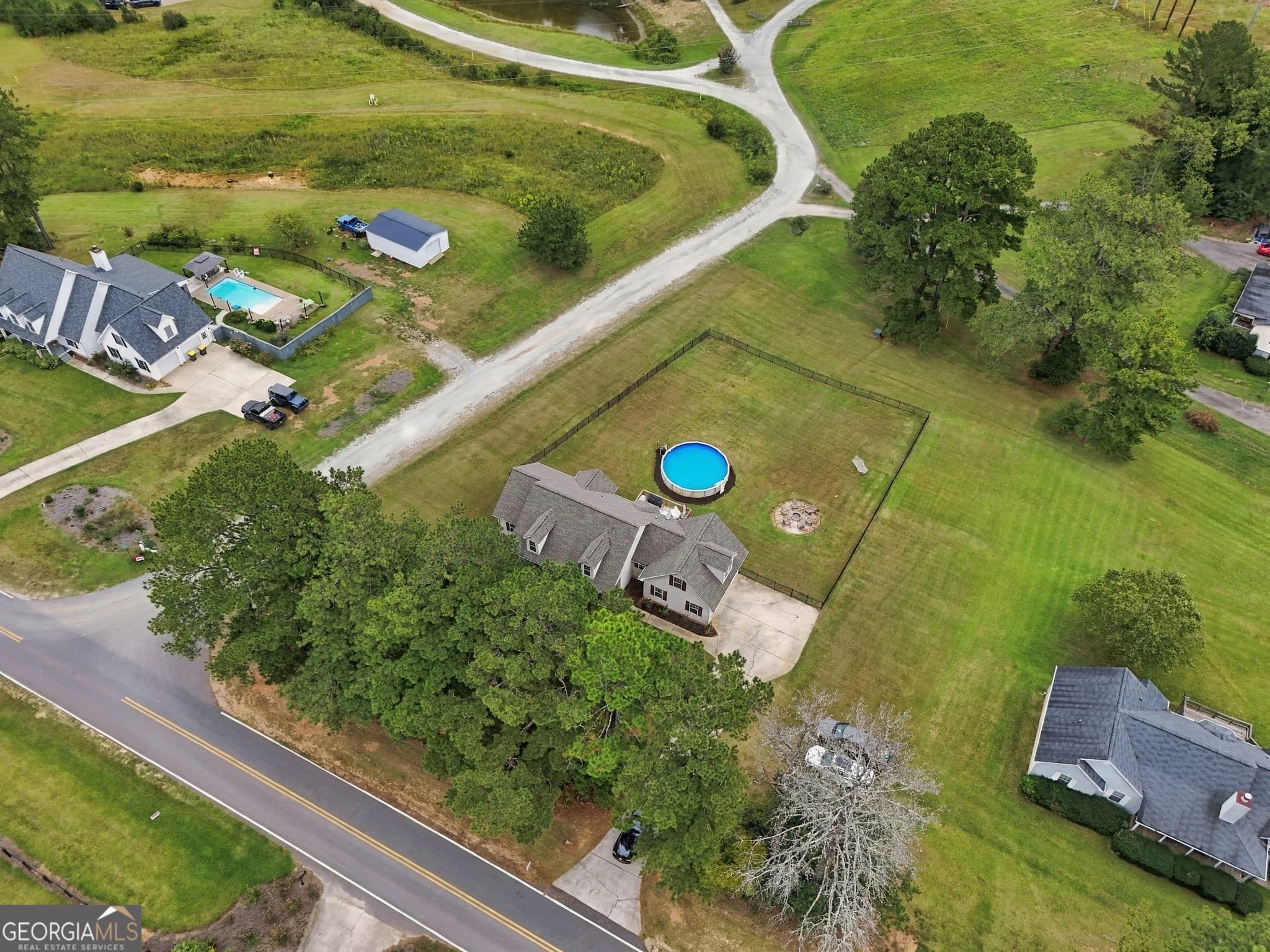 4 bedroom, 2.5 bathroom, 1,683 sq ft single family residence for sale at 405 Turner Road, Newnan, GA 30263 — photo 2
