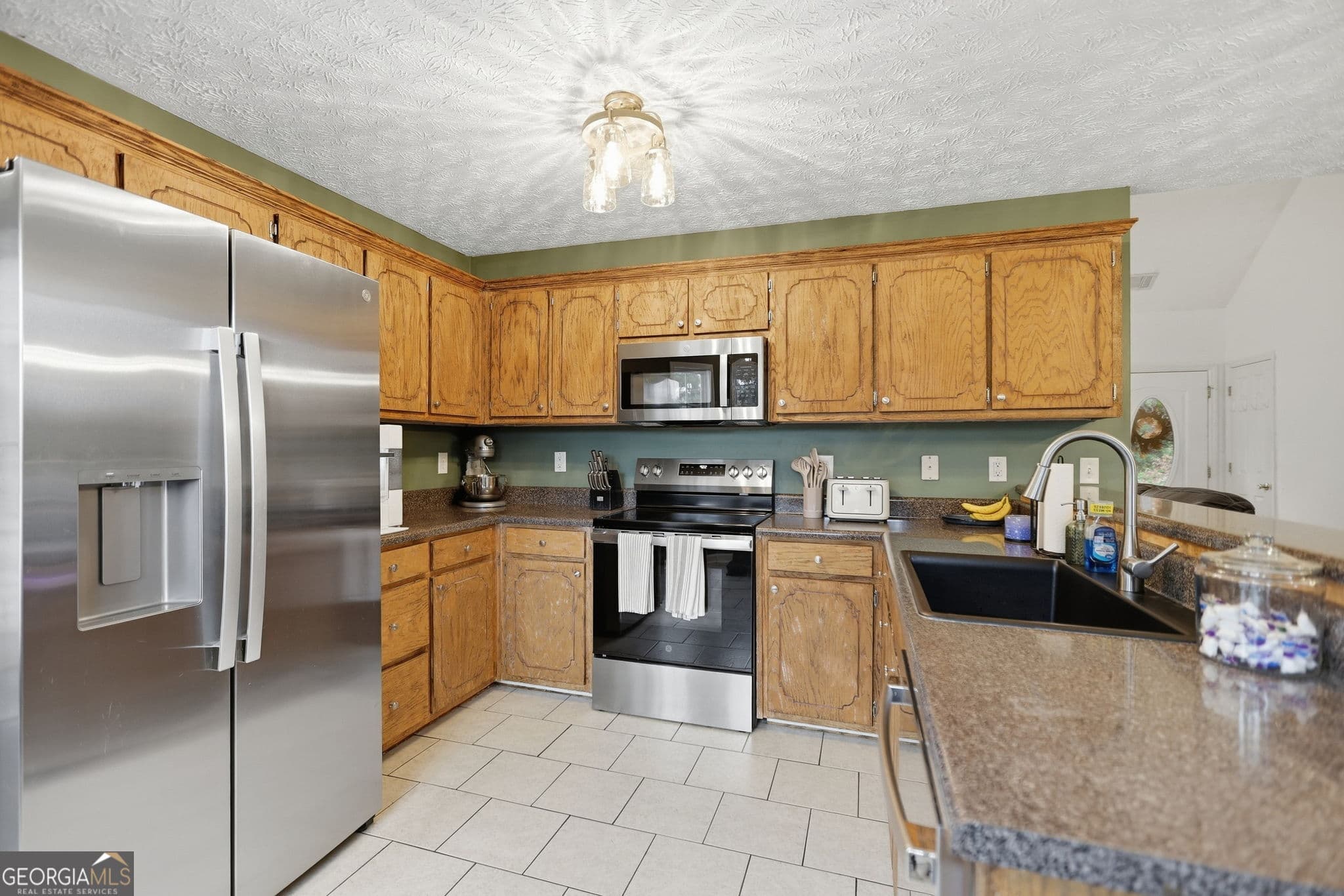 4 bedroom, 2.5 bathroom, 1,683 sq ft single family residence for sale at 405 Turner Road, Newnan, GA 30263 — photo 9
