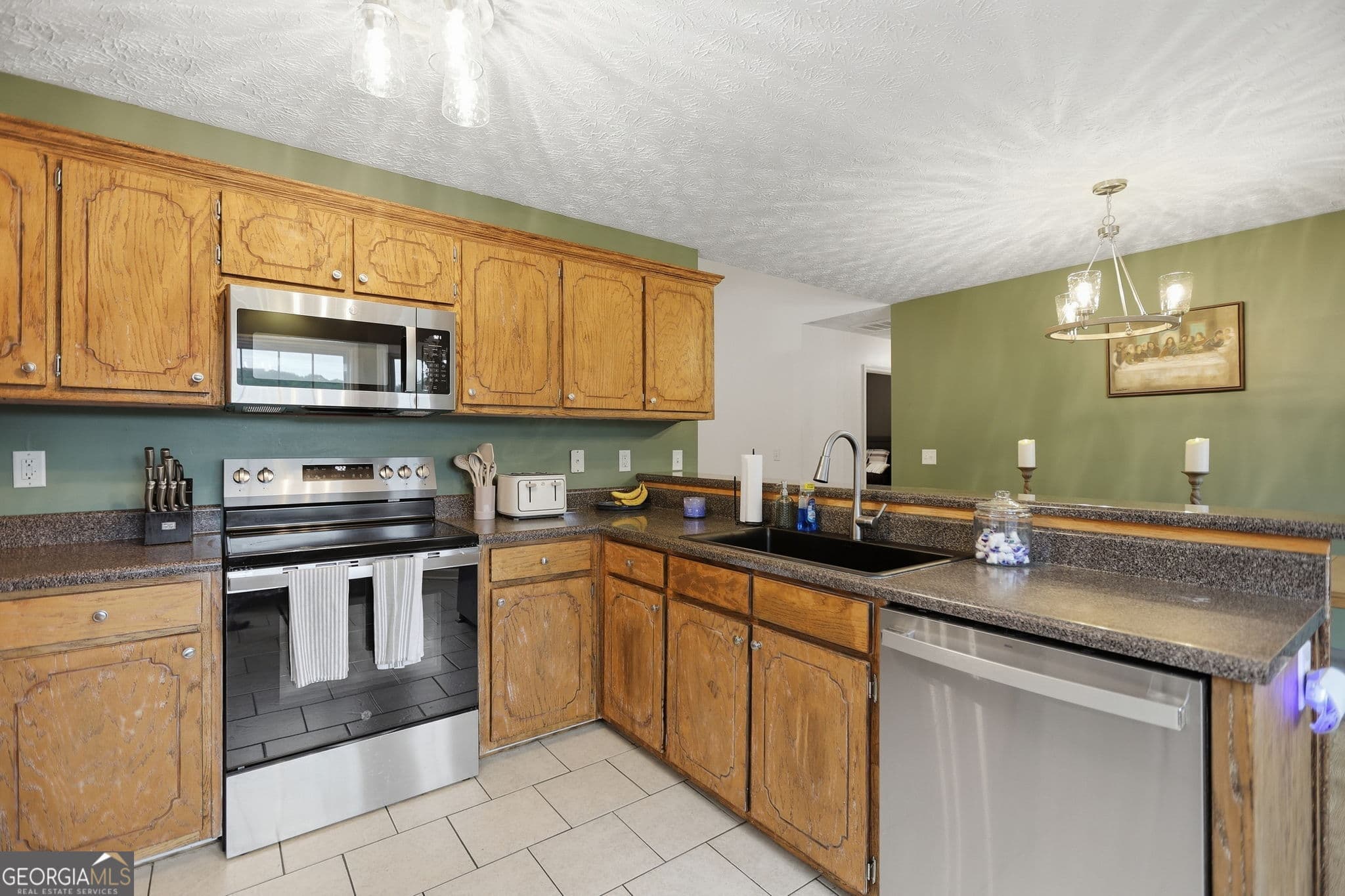 4 bedroom, 2.5 bathroom, 1,683 sq ft single family residence for sale at 405 Turner Road, Newnan, GA 30263 — photo 10