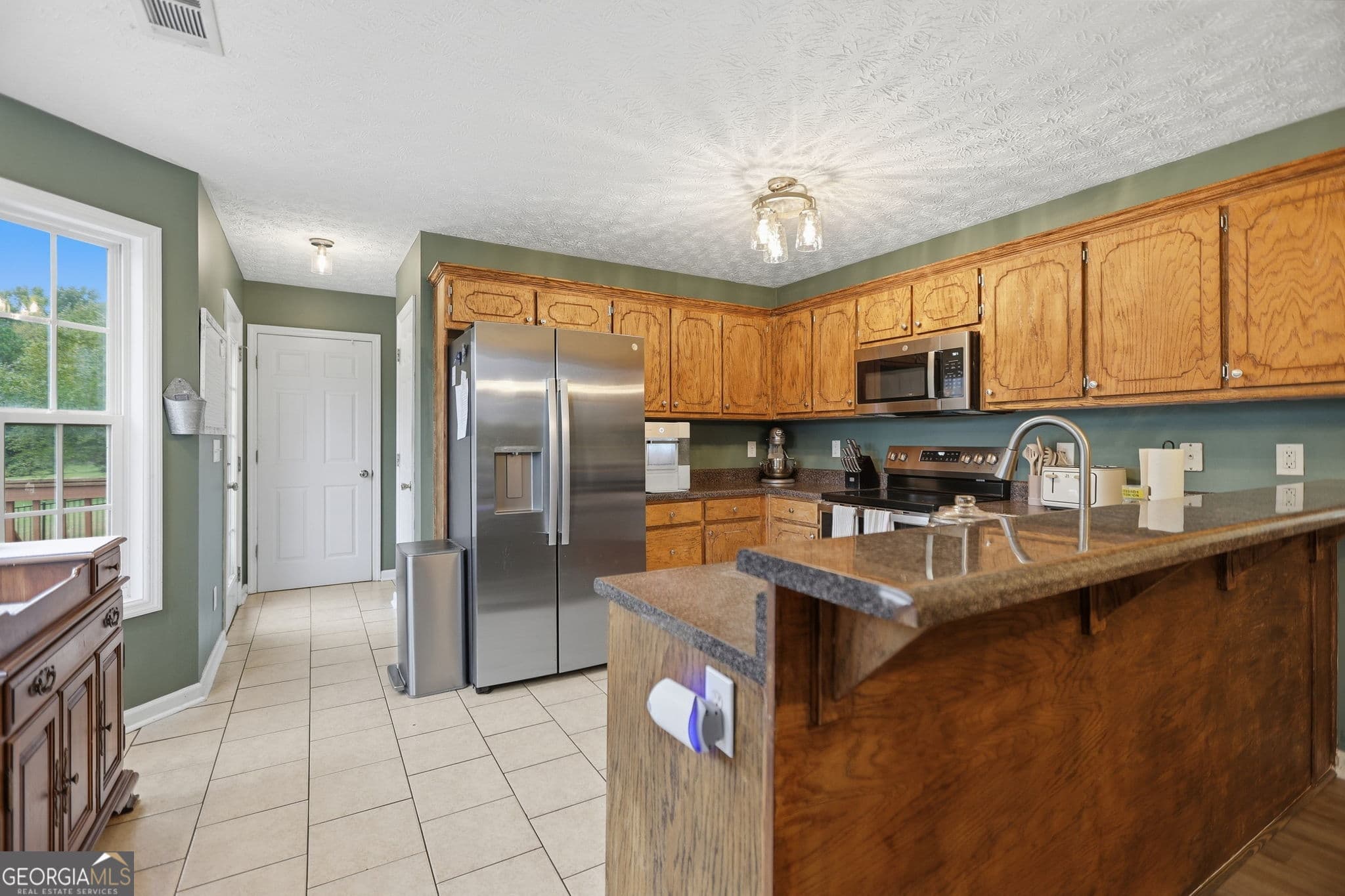 4 bedroom, 2.5 bathroom, 1,683 sq ft single family residence for sale at 405 Turner Road, Newnan, GA 30263 — photo 8