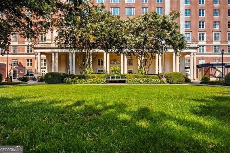 5 bedroom, 3.5 bathroom, 4,412 sq ft condominium for sale at 30 Fifth Street 301, Atlanta, GA 30308 — photo 3