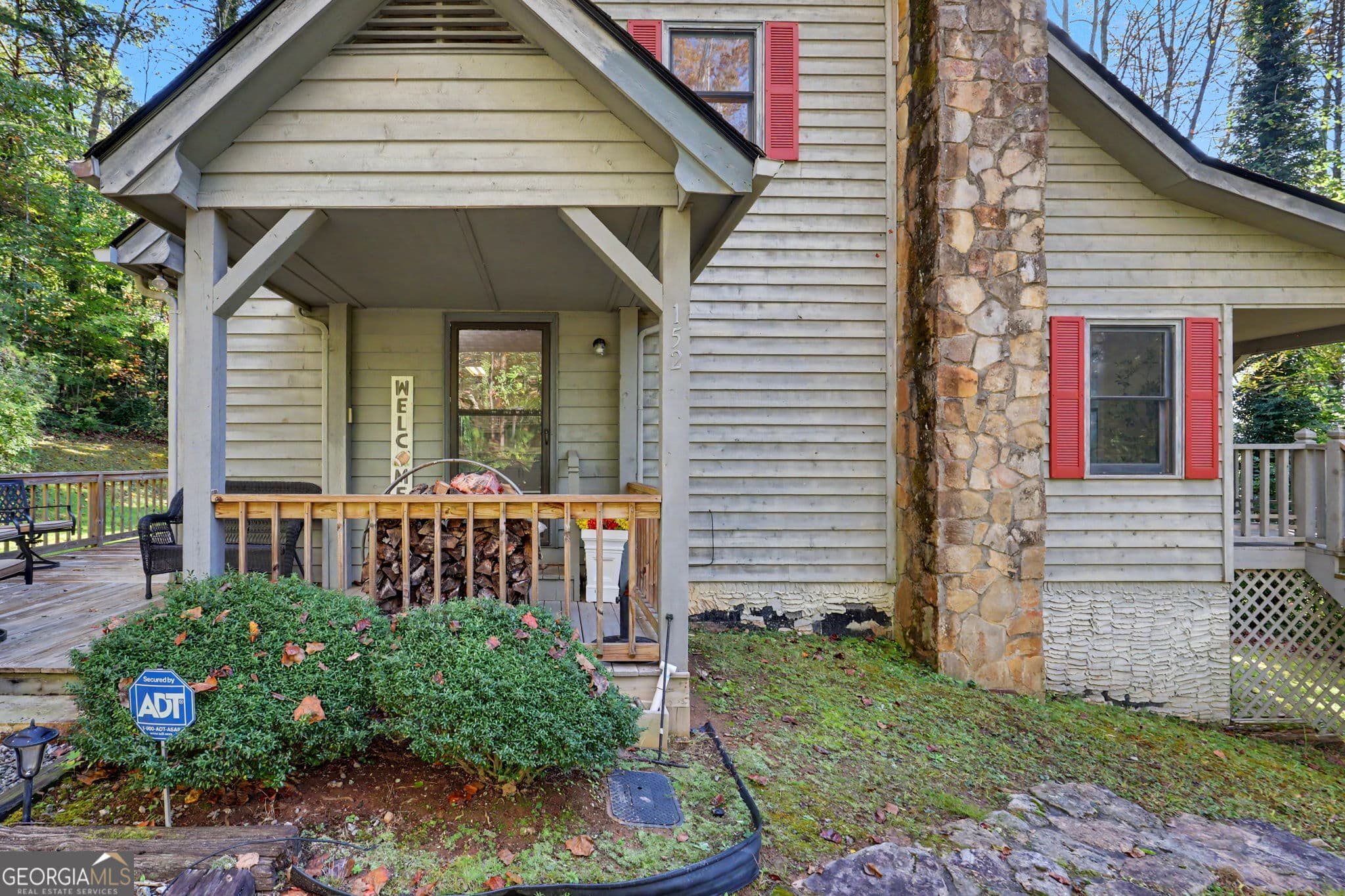 3 bedroom, 2 bathroom, 1,800 sq ft single family residence for sale at 152 Applewood Drive, Tiger, GA 30576 — photo 5