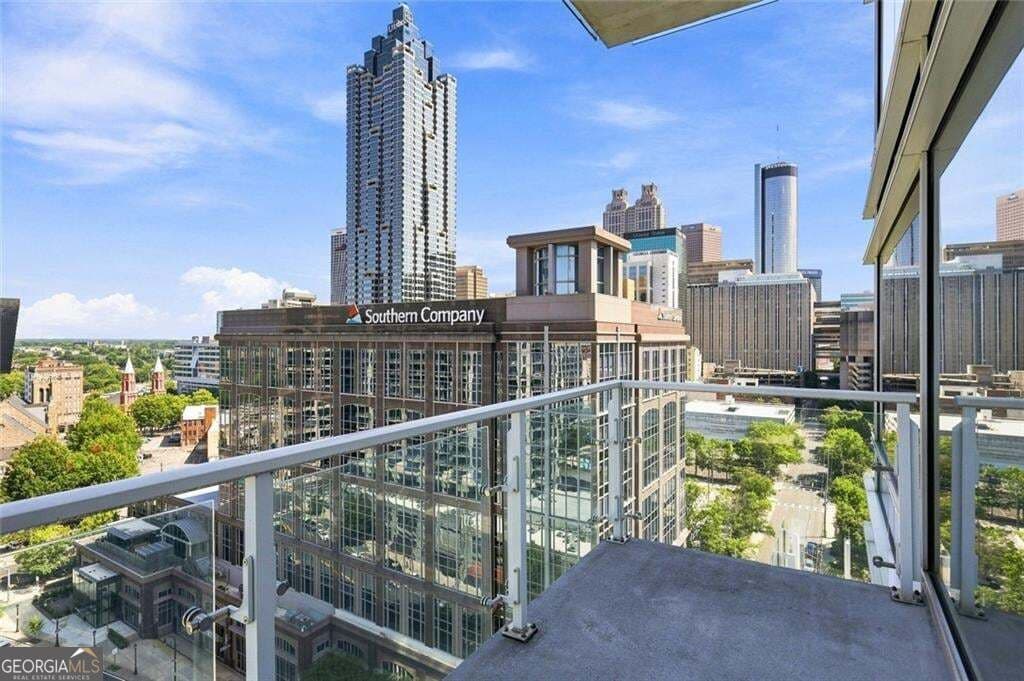 2 bedroom, 2 bathroom, 1,587 sq ft condominium for sale at 45 Ivan Allen Jr Boulevard 1808, Atlanta, GA 30308 — photo 3